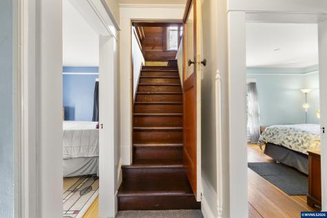 336 Hill Street Silverton OR 97381