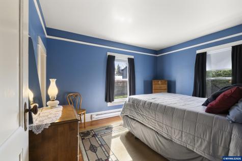 336 Hill Street Silverton OR 97381