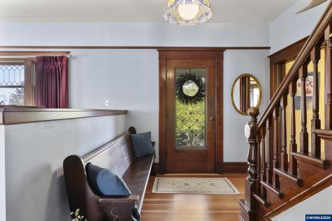 336 Hill Street Silverton OR 97381