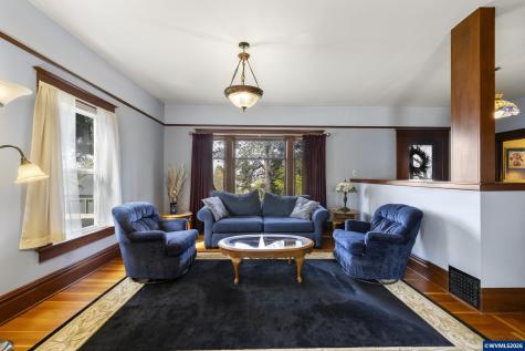 336 Hill Street Silverton OR 97381