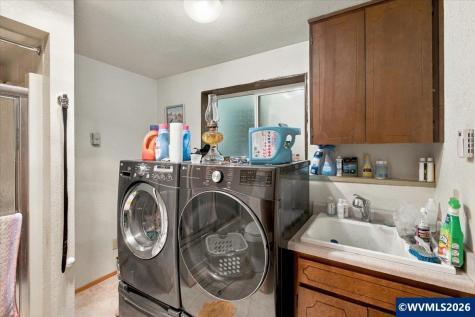 2941 NW Independence Highway Albany OR 97321