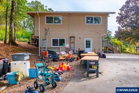 2941 NW Independence Highway Albany OR 97321
