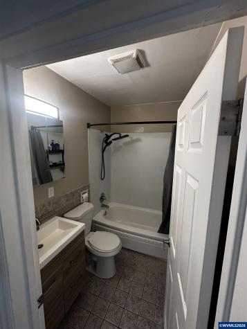 895 Vista Avenue SE Salem OR 97302