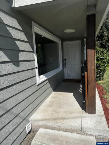 895 Vista Avenue SE Salem OR 97302