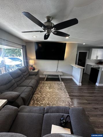 895 Vista Avenue SE Salem OR 97302
