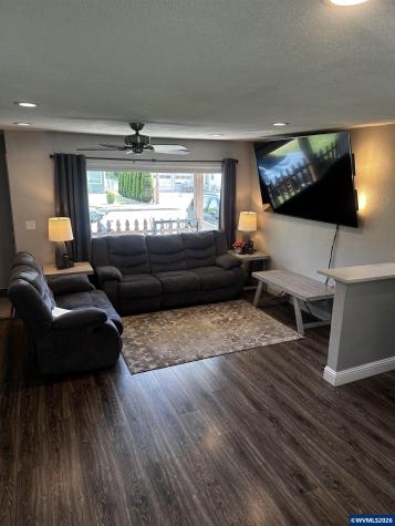 895 Vista Avenue SE Salem OR 97302