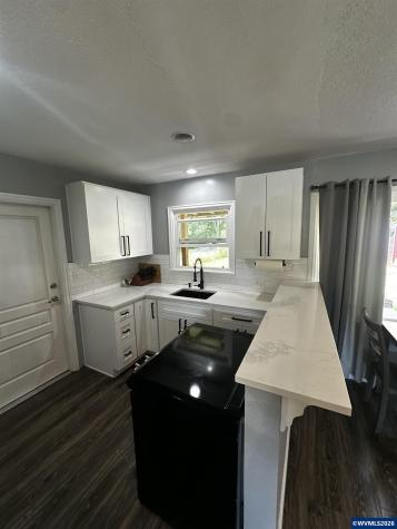 895 Vista Avenue SE Salem OR 97302