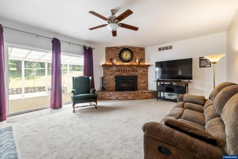 39711 Lacomb Drive Lebanon OR 97355