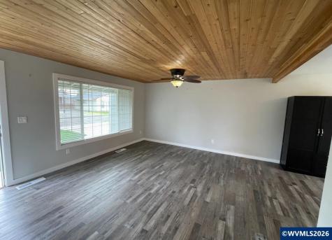 4765 Swegle Road NE Salem OR 97301