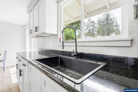 745 SW Barber Avenue Willamina OR 97396