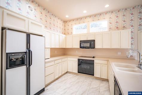 1920 Spicetree Lane SE Salem OR 97306