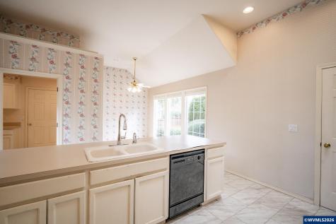 1920 Spicetree Lane SE Salem OR 97306
