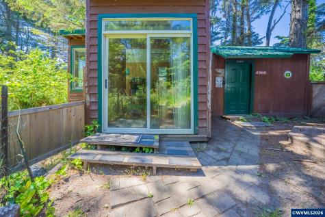 1232 SE 2nd Court Lincoln City OR 97367-9999