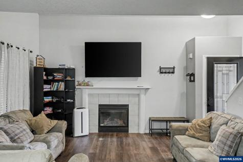 810 SE Locust Street Dundee OR 97115