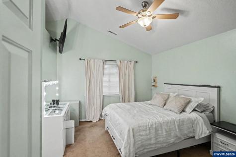 810 SE Locust Street Dundee OR 97115
