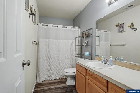 810 SE Locust Street Dundee OR 97115