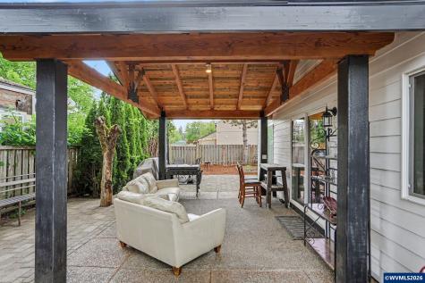 810 SE Locust Street Dundee OR 97115
