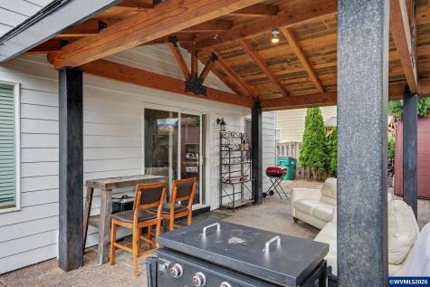 810 SE Locust Street Dundee OR 97115