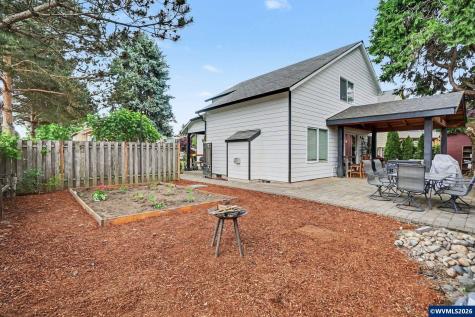 810 SE Locust Street Dundee OR 97115