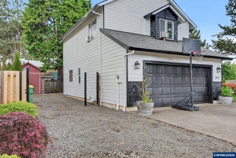 810 SE Locust Street Dundee OR 97115
