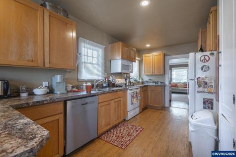 2595 Brooks Avenue NE Salem OR 97301