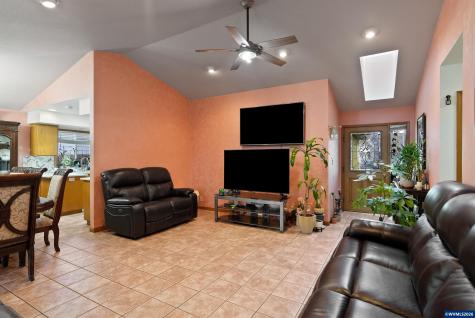 2573 Michael Drive NE Salem OR 97305