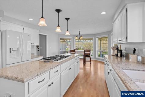 1737 Sunburst Terrace NW Salem OR 97304