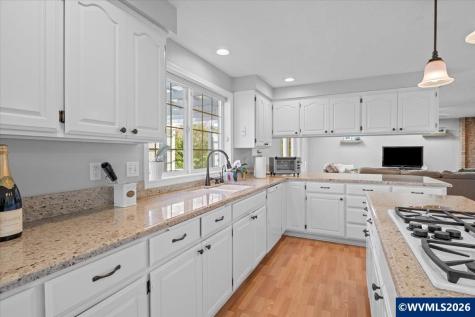1737 Sunburst Terrace NW Salem OR 97304