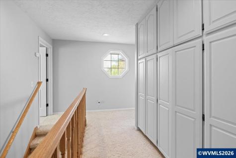 1737 Sunburst Terrace NW Salem OR 97304