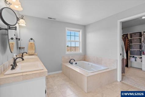 1737 Sunburst Terrace NW Salem OR 97304