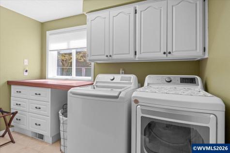 1737 Sunburst Terrace NW Salem OR 97304
