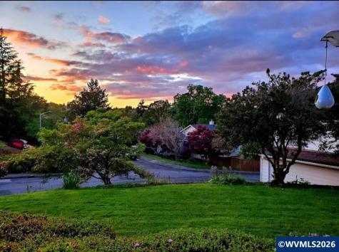 1737 Sunburst Terrace NW Salem OR 97304