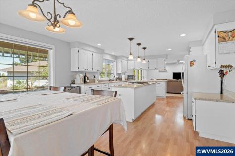 1737 Sunburst Terrace NW Salem OR 97304