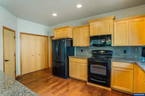 2030 Lakeland Way Eugene OR 97408