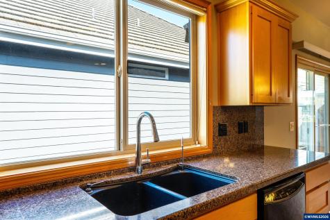 2030 Lakeland Way Eugene OR 97408