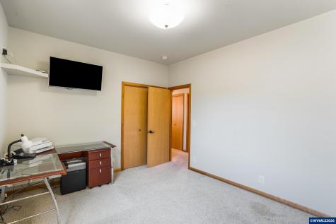 2030 Lakeland Way Eugene OR 97408
