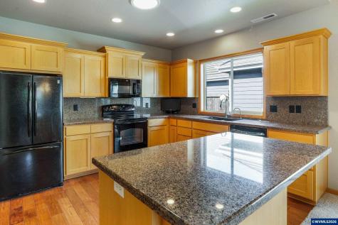 2030 Lakeland Way Eugene OR 97408