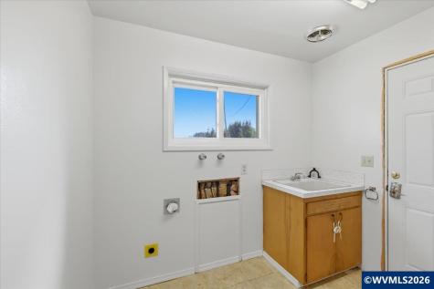 27800 Liberty Road Sweet Home OR 97386