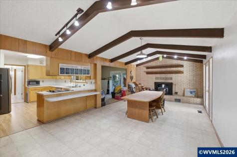 27800 Liberty Road Sweet Home OR 97386