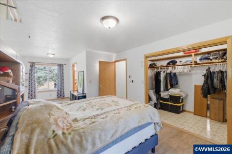 27800 Liberty Road Sweet Home OR 97386