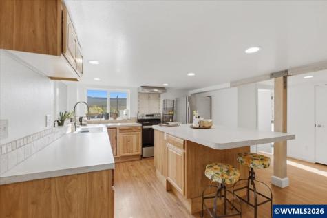 27800 Liberty Road Sweet Home OR 97386