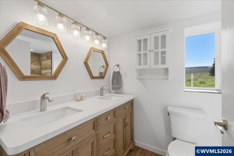 27800 Liberty Road Sweet Home OR 97386