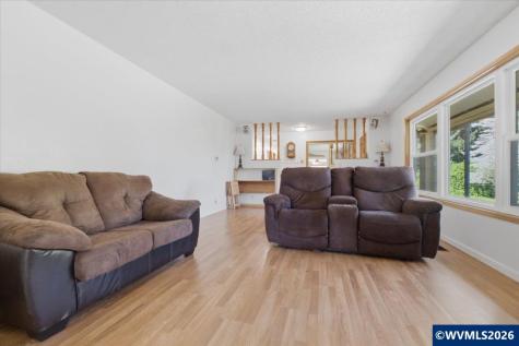 27800 Liberty Road Sweet Home OR 97386