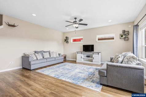 776 Park Place S Monmouth OR 97361