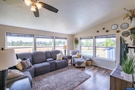 7570 Olney Street SE Salem OR 97317