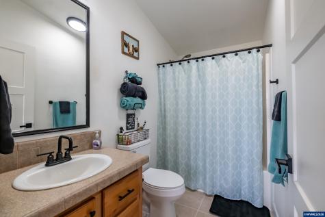7570 Olney Street SE Salem OR 97317