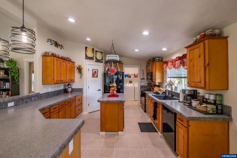 7570 Olney Street SE Salem OR 97317