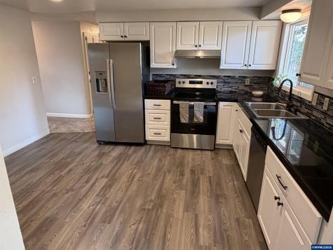 2368 Aldine NE Court Keizer OR 97303