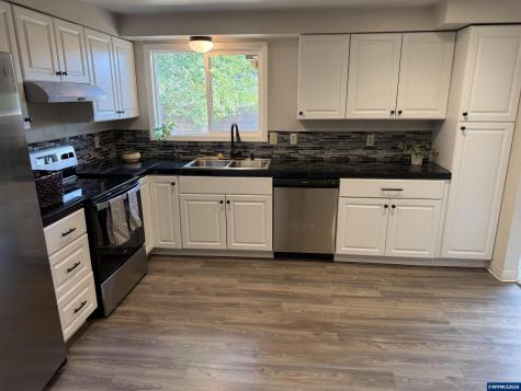 2368 Aldine NE Court Keizer OR 97303