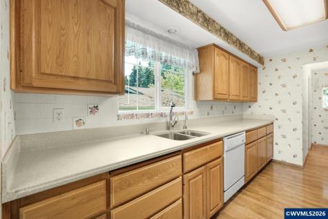 2225 W 28th Avenue Eugene OR 97405-0000